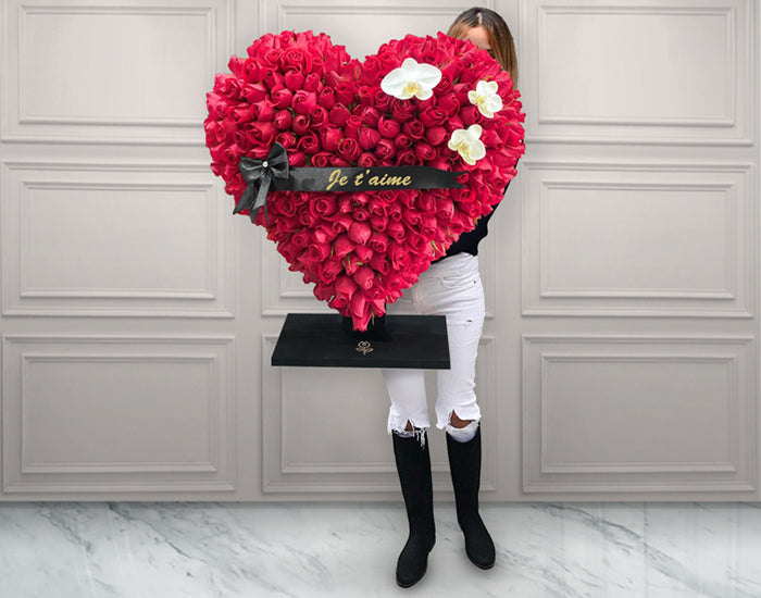 Corazón de 300 Rosas Rojas con Orquídeas | STEFANIA