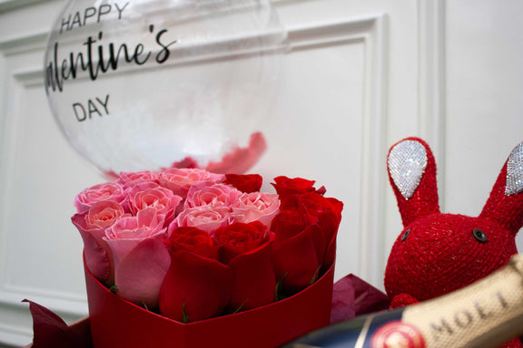 Kit de Regalo con Rosas, Globo y Champagne | Elisabetta