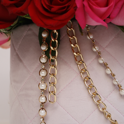 Lujosa Caja de 140 Rosas Premium | CHANEL BIG