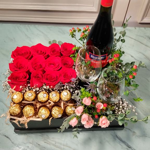 Rosas Premium con vino y chocolates | TOGETHER