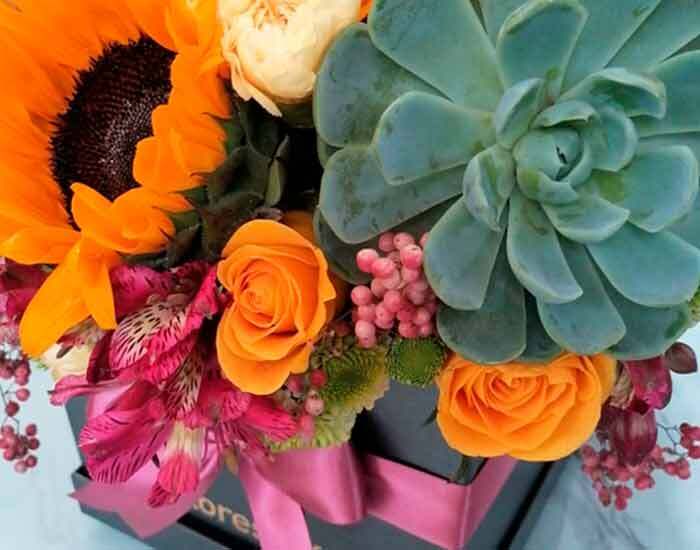 Bouquet de Girasoles con rosas | SUCCULENT