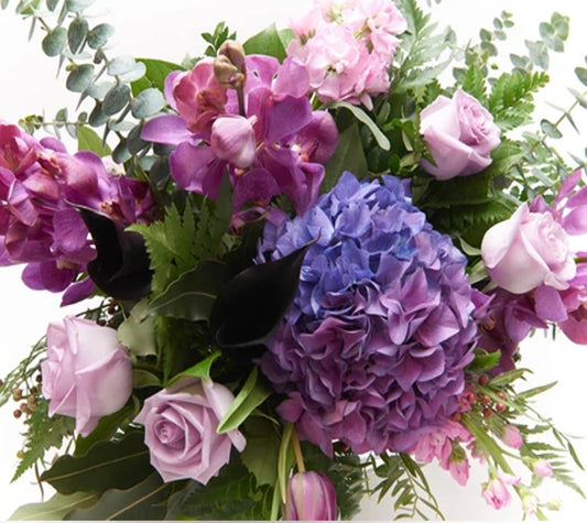 Arreglo floral de Hortensias Orquídeas y Rosas | PADUA