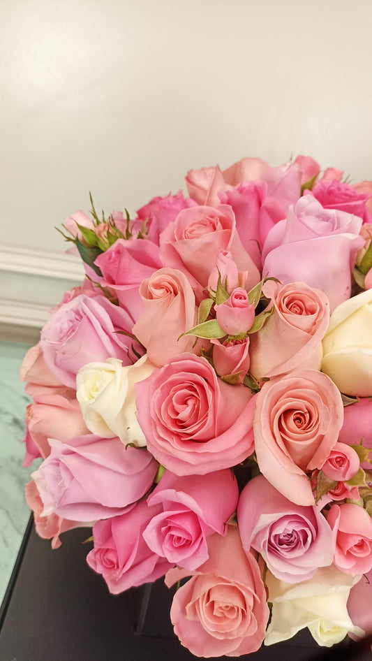 Rosas Rosas en caja Acrilico | GRACE
