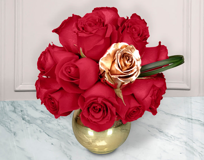 Rosas Rojas con Rosa dorada | GIULIA