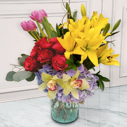 Colorido Bouquet de Tulipanes con Rosas | AMUSANT