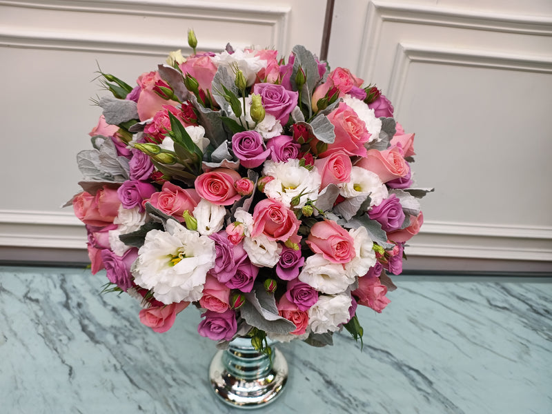 70 Rosas Premium con Lisiantus en Base Elegante | Dorothea