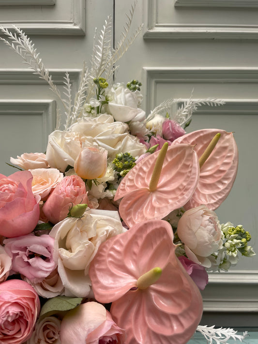 30 Rosas Premium con Anturios y Hortensias | Ursula