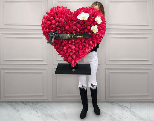 Corazón de 300 Rosas Rojas con Orquídeas | STEFANIA