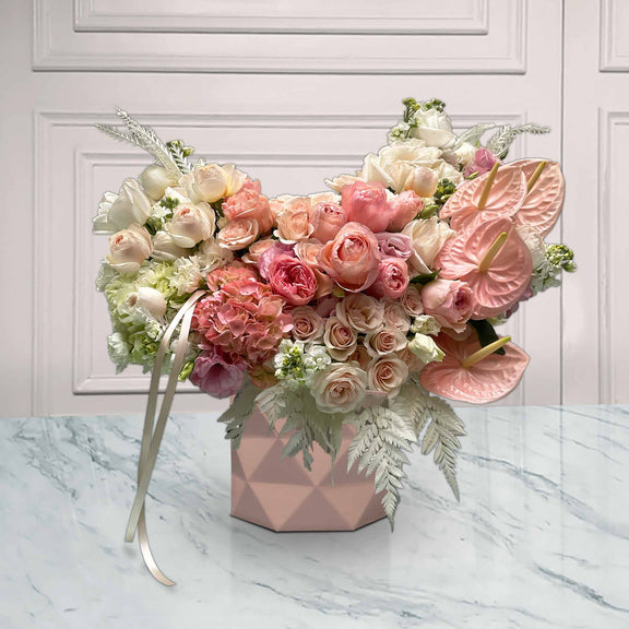 30 Rosas Premium con Anturios y Hortensias | Ursula
